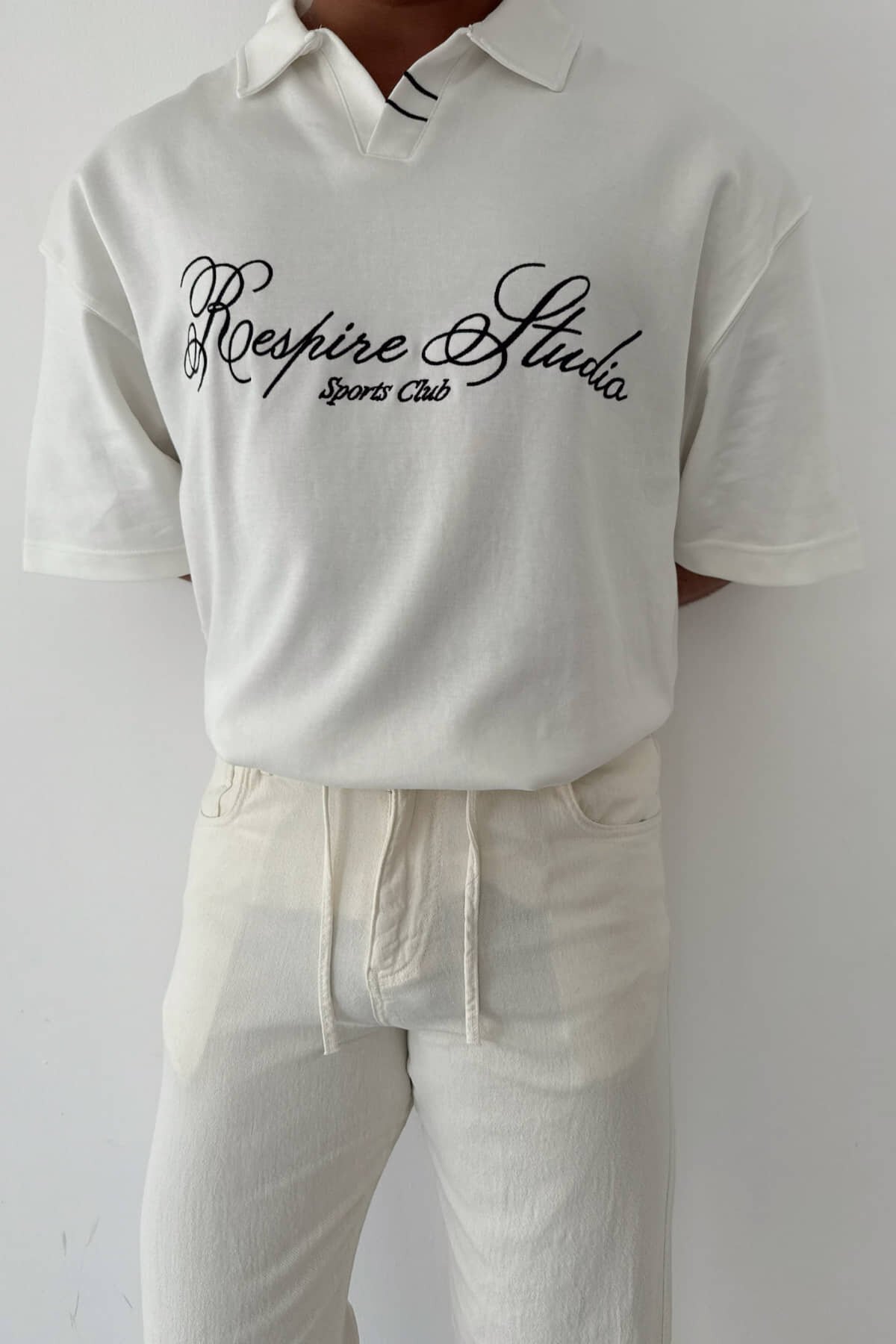 Beyaz Nakışlı Polo Yaka T-shirt